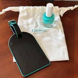 Tieks Black Luggage Tag with Teal Nail Polish